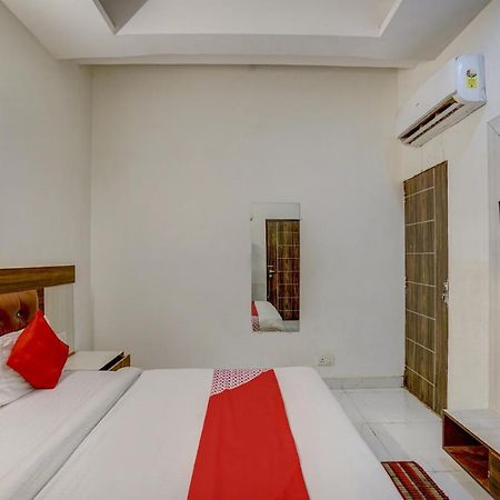 Oyo 78981 The Diamond Nest Noida Ngoại thất bức ảnh