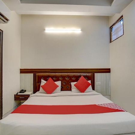 Oyo 78981 The Diamond Nest Noida Ngoại thất bức ảnh