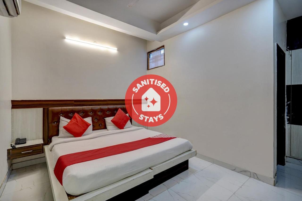 Oyo 78981 The Diamond Nest Noida Ngoại thất bức ảnh