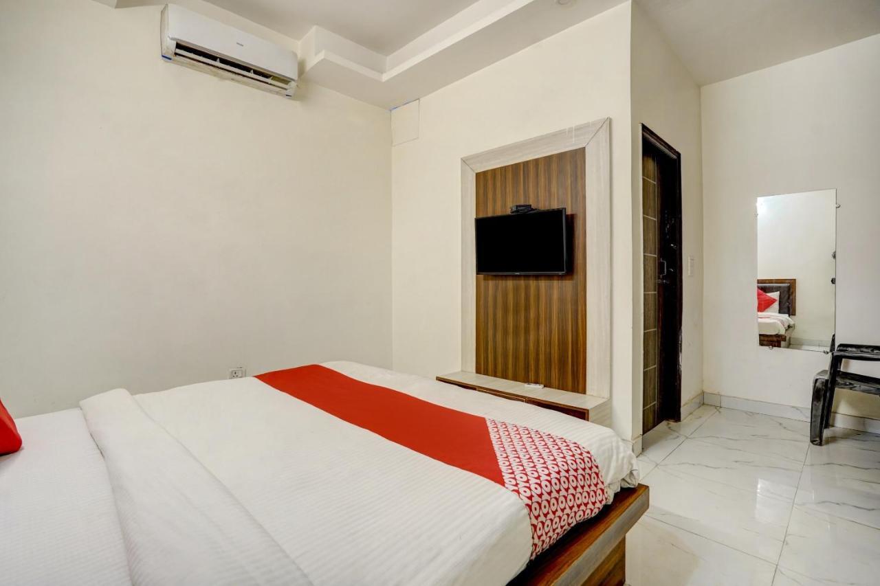 Oyo 78981 The Diamond Nest Noida Ngoại thất bức ảnh