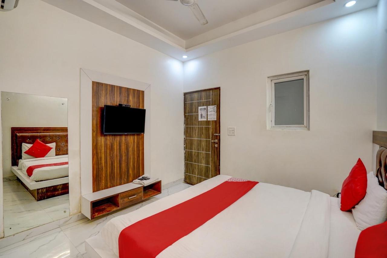 Oyo 78981 The Diamond Nest Noida Ngoại thất bức ảnh