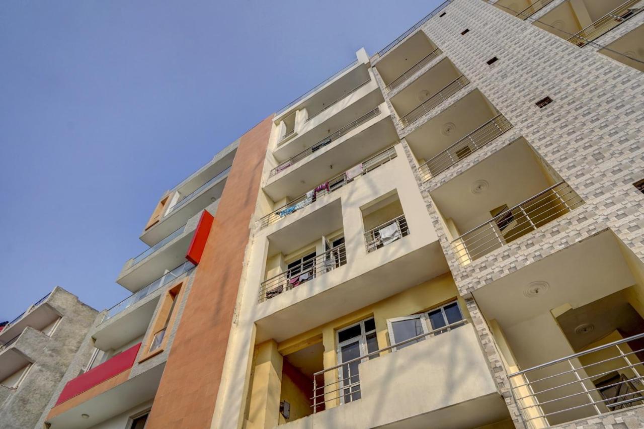 Oyo 78981 The Diamond Nest Noida Ngoại thất bức ảnh