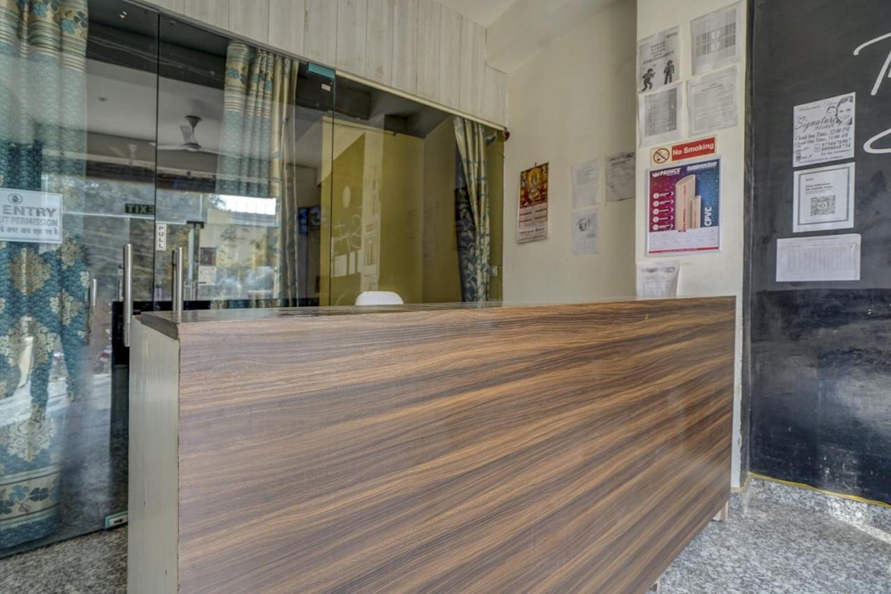 Oyo 78981 The Diamond Nest Noida Ngoại thất bức ảnh