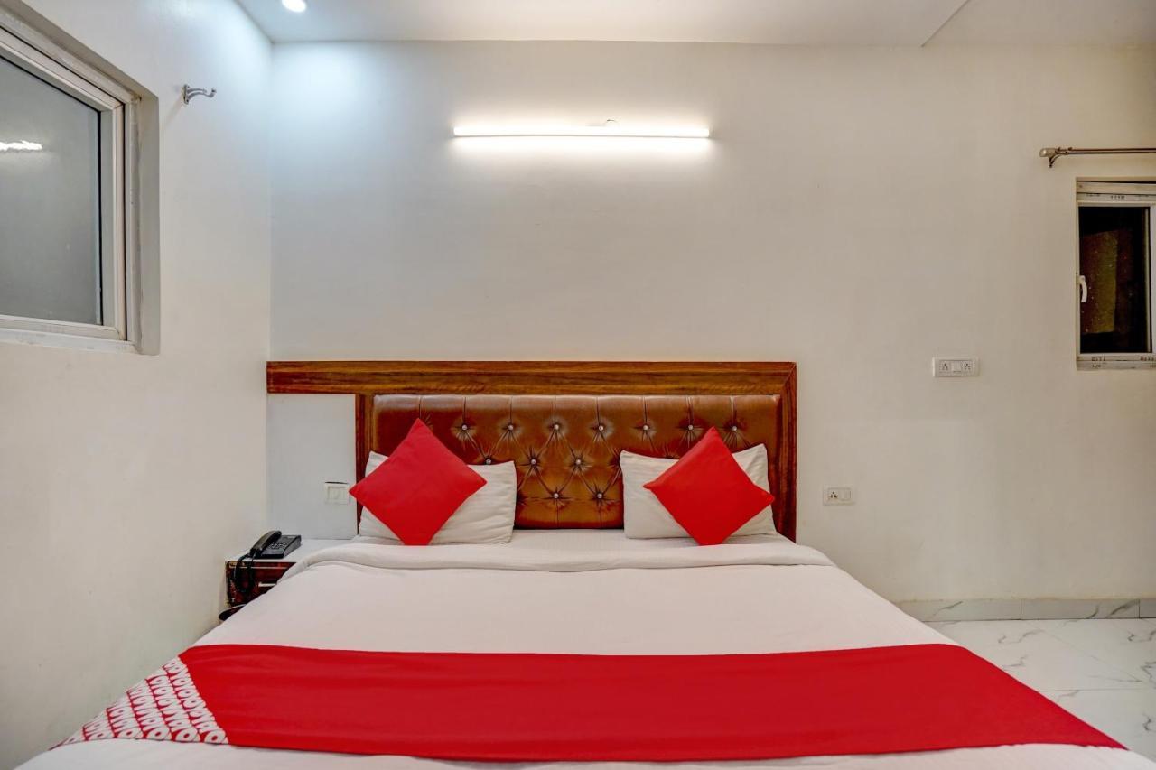 Oyo 78981 The Diamond Nest Noida Ngoại thất bức ảnh